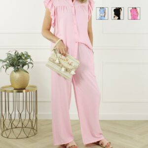 2-delige zomer set van By Jeanny in viscose met blouse en broek, verkrijgbaar in zwart, baby blauw, baby roze en fuchsia – comfy holiday outfit voor dames.