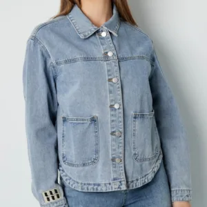 Denim Blouse Light Blue – oversized spijkerblouse met zakken en knopen, outfit – stylingvoorbeeld als festival look