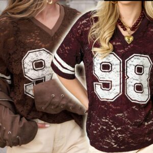Lace American T-Shirt – kanten dames T-shirt met trendy opdruk uit de Le Paris Edit 2025/2026 collectie, verkrijgbaar in chocoladebruin en bordeauxrood.