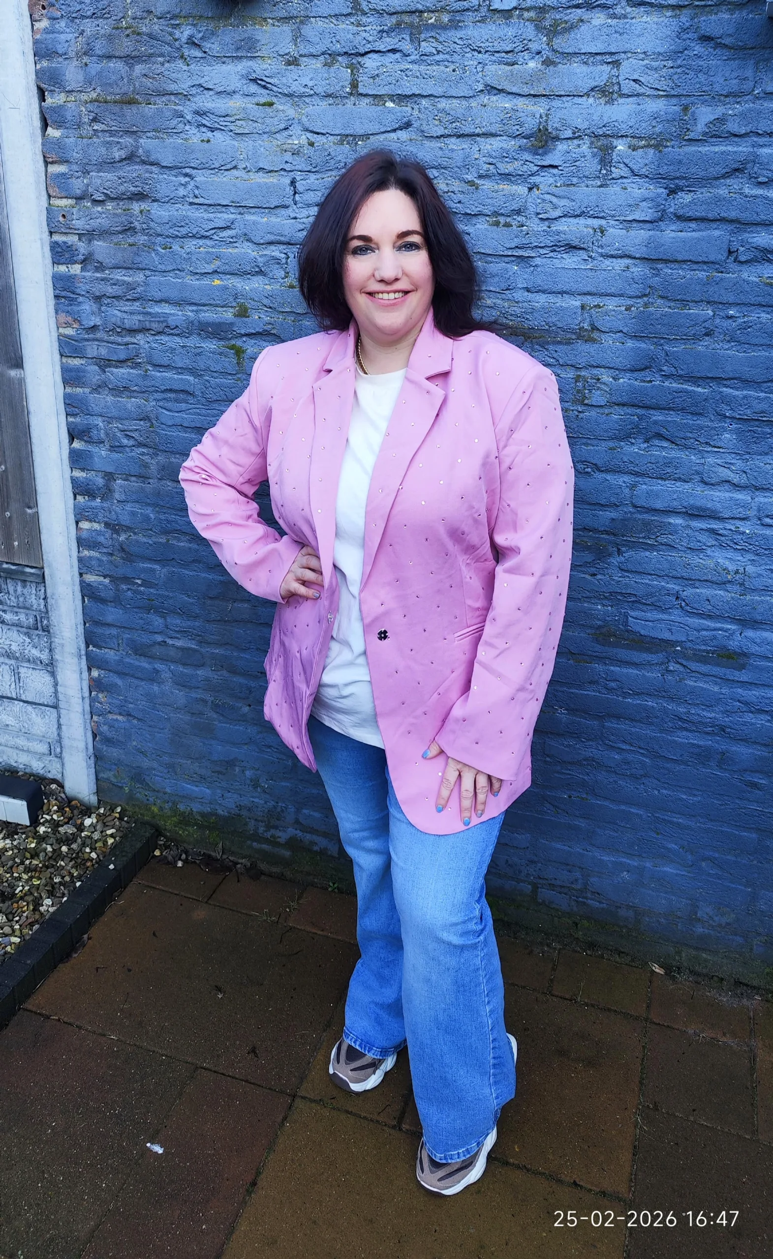 Roze rhinestone blazer oversized fit, glinsterende strass details en gestructureerde valling – By Jeanny