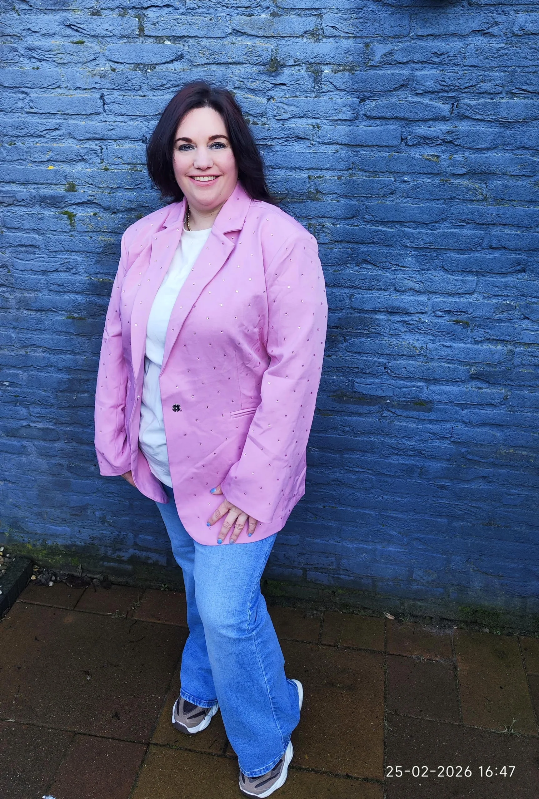 Roze rhinestone blazer oversized fit, glinsterende strass details en gestructureerde valling – By Jeanny