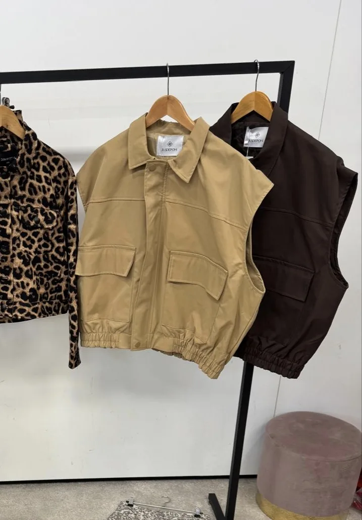 “Oversized gilet in chocoladebruin/camel, one size en perfect om te layeren – By Jeanny