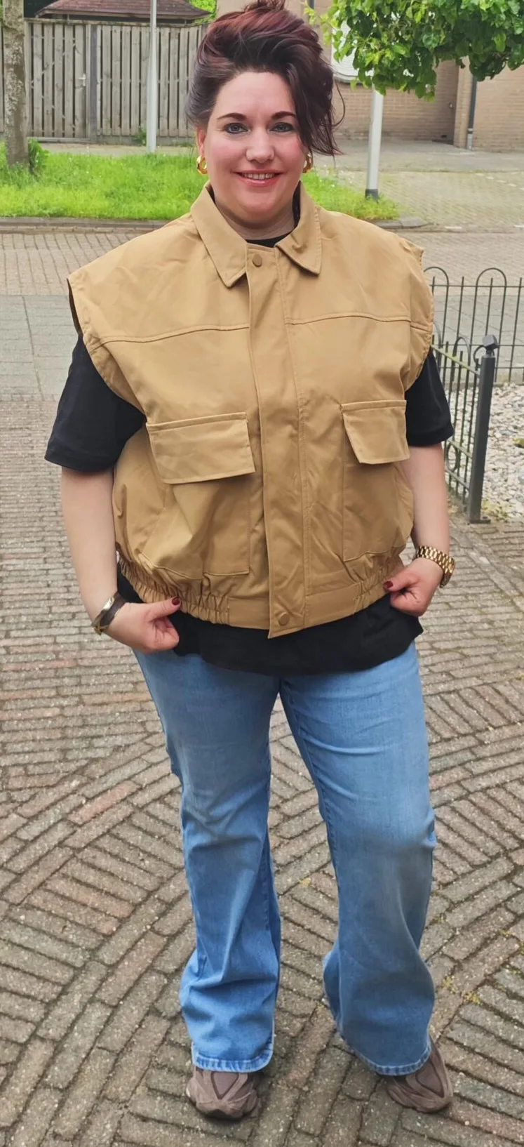 “Oversized gilet in chocoladebruin/camel, one size en perfect om te layeren – By Jeanny