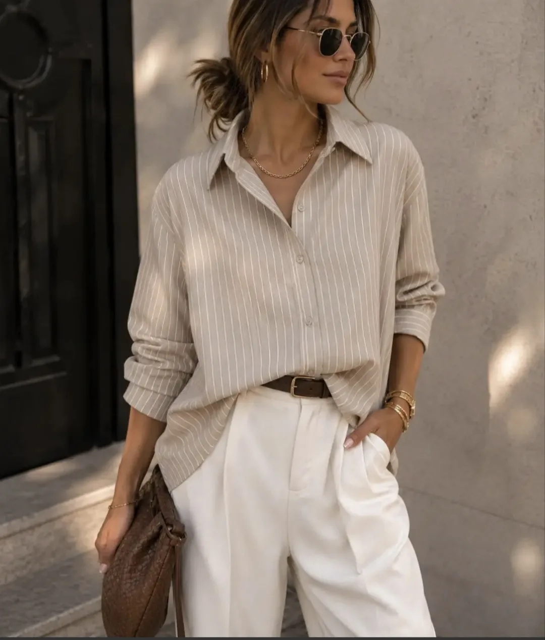 Beige taupe oversized New York blouse met imitatie suède letters op rug en mouwen – By Jeanny